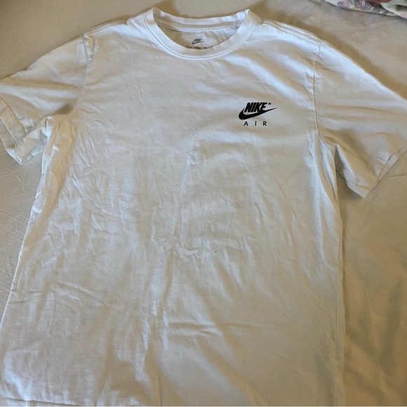 Nike T-Shirt - Picture 2 of 2